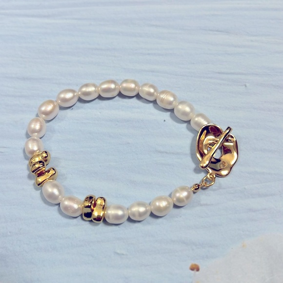FRESHWATER BAROQUE PEARL BRACELET - Picture 1 of 5